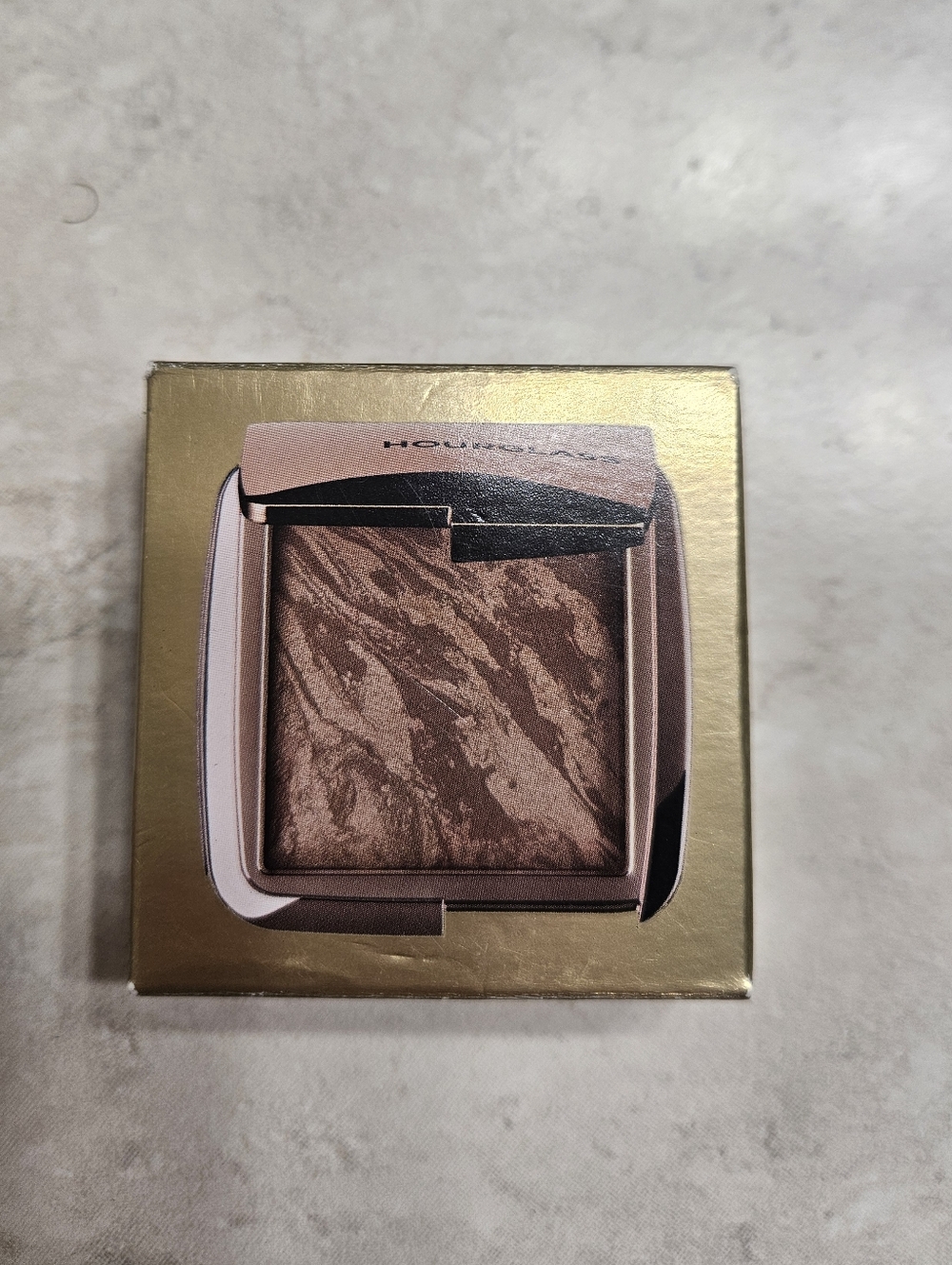 NWT Hourglass Ambient Lighting Powder Bonzer - Picture 2 of 3